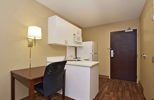 East Bloomington Hotel | Suburban Studios Minneapolis Bloomington