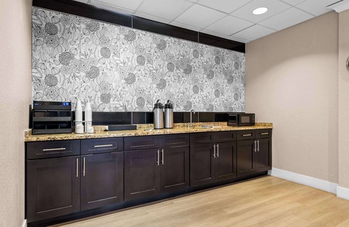 Ocoee Hotel | Suburban Studios Orlando - Ocoee/Winter Garden