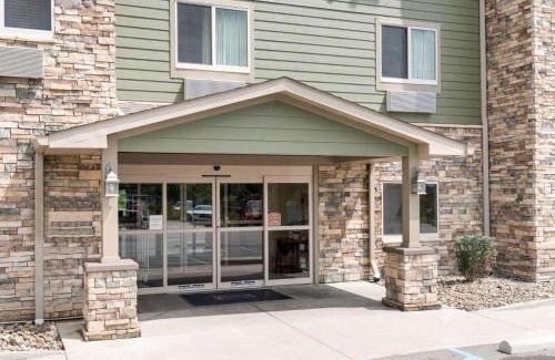 Triadelphia Hotel | Suburban Studios Triadelphia - Wheeling at The Highlands
