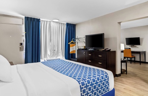 Orange Park Hotel | Suburban Studios