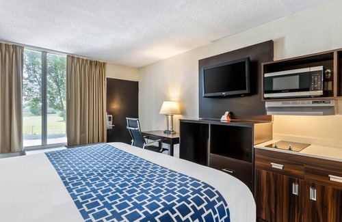 Verona Hotel | Suburban Studios Verona - Staunton North