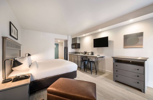 Williamsburg Hotel | Suburban Studios Williamsburg Central
