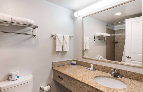 Williamsburg Hotel | Suburban Studios Williamsburg Central