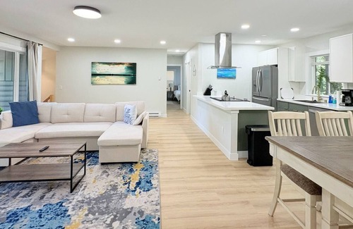 Sudden Valley House | Sudden Valley Luxury Retreat 3BR House -Steps to Lake Louise