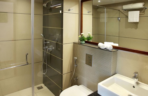 Kumbalam Hotel | Sugar Business Hotel