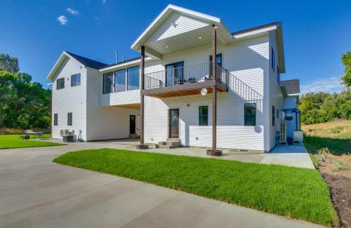 Preston Apartment | Sugar Creek Apartment on Cub River Shared Yard!