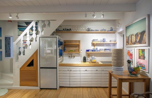 Dunmore Town Cottage | Sugar Cube: Charming & Artsy 1 bedroom cottage in the heart of Harbour Island