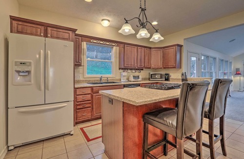 Sugar Grove House | Sugar Grove Escape w/Hot Tub & Remote Workspace!