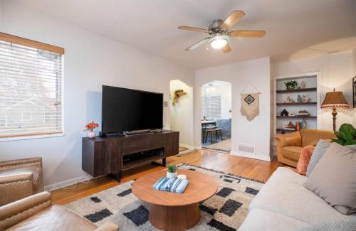 Sugar House House | Sugar House Basecamp 30 Minutes to Ski Resorts