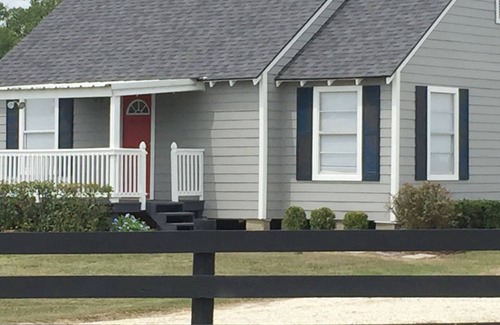 Damon House | Sugar Land Countryside and Brazos Bend Park quiet farm house retreat