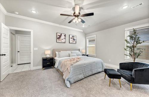 Bentonville - Fayetteville House | Sugar Pine Family Stay