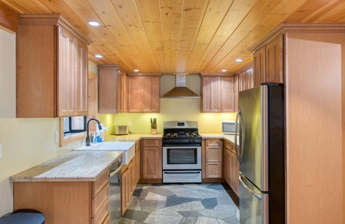 Tahoma Cabin | Sugar Point by AvantStay | Tahoe Cabin w/Hot Tub