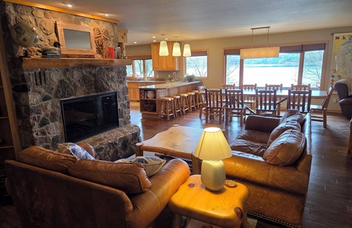 Coloma House | Sugar Sand Beach House 8bd/7 bath/Sleeps30/Jetski
