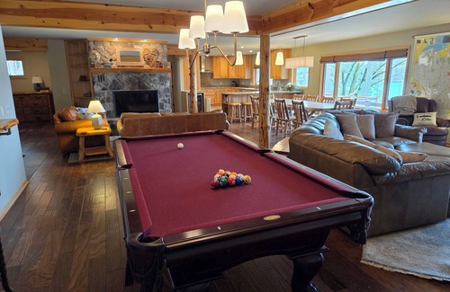 Coloma House | Sugar Sand Beach House 8bd/7 bath/Sleeps30/Jetski
