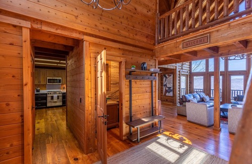 Banner Elk House | Sugar View Retreat - Great mountain views, fire pit, quiet neighborhood!