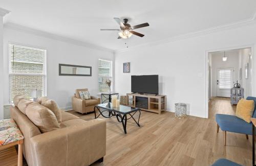 Lake Charles House | Sugarcane Dreamscape in Iowa, LA