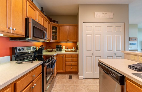 Elk Park Condo | SugarJax - Condo on Sugar Mountain, Gas Fireplace, Mountain Views,