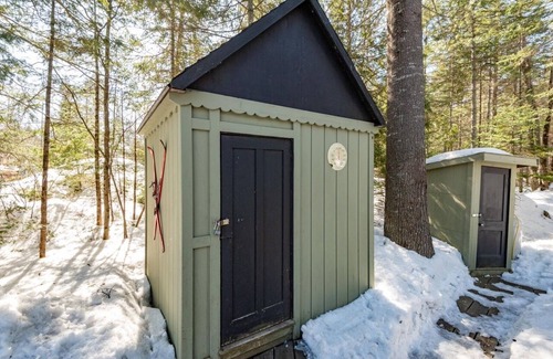 Carrabassett Valley Cabin | Sugarloaf camp - ski/outdoors rustic retreat