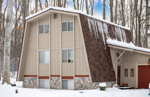 Cedar House | Sugarloaf Chalet 3BDR Loft 2510