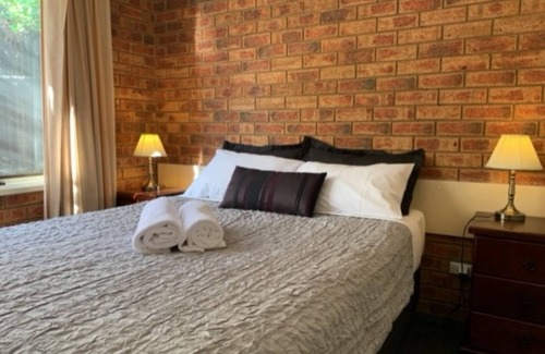 Broadford Hotel | Sugarloaf Motel