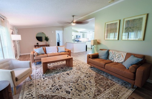 Farmers House | Sugarloaf Mountain EscapenSecluded 3 bedroom, 5 acres, ATV, RV and boat storage.