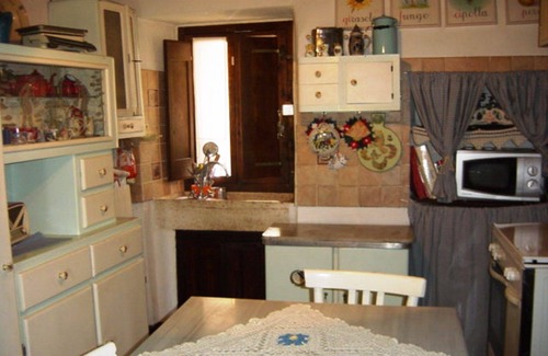 Trevi House | Suggestive mountain house, in stone of 110sqm within a medieval village