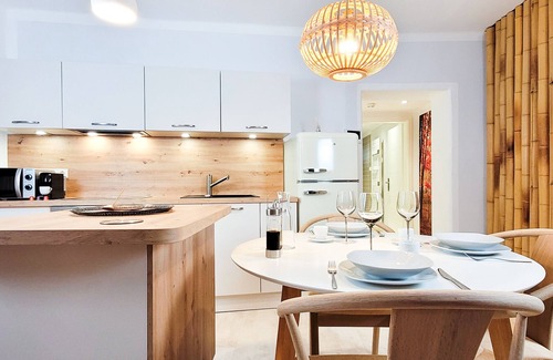 Suhl Apartment | Suhl - Zentral Bahnhof Congress Parkplatz
