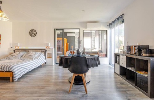 Les Mees Villa | Suit Dream Bleue