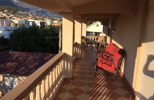 Zeljeznica Apartment | Suitable 2 BDR Apartment 5 minutes From The Beach