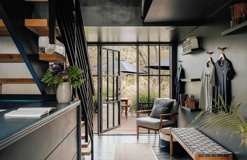 Jeffersonville House | Suite 001 Summary: Th