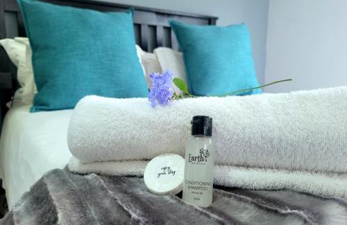Beacon Bay Apartment | Suite 11- Deja' Blu Bed and Breakfast- East London