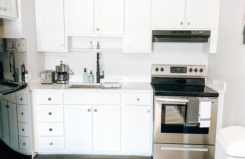Midtown Apartment | Suite #12 Modern One Bedroom in Midtown, OKC!