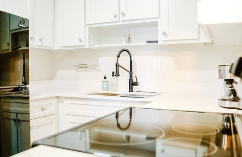 Midtown Apartment | Suite #12 Modern One Bedroom in Midtown, OKC!