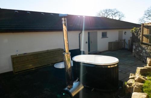 Pen-y-cae Apartment | Suite 14 - Sleeping Giant Hotel - Pen Y Cae Inn