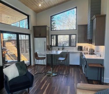 Skyland Villa | Suite 15