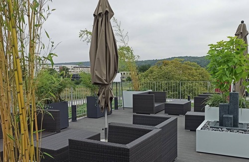 Oststadt/Stadtfeld Apartment | Suite/2 double rooms with shared bathroom (electrically adjustable beds)