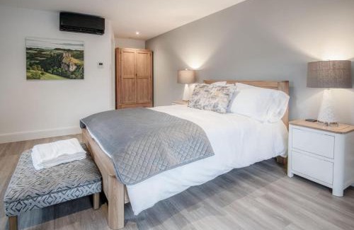 Pen-y-cae Apartment | Suite 2 - Sleeping Giant Hotel - Pen Y Cae Inn