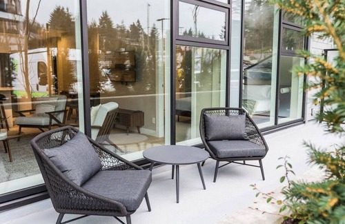 Regional District of Nanaimo Apartment | Suite #205 Contemporary Accommodation Patio Suite