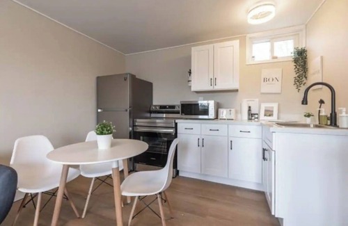 Bluewater Apartment | Suite 3 - Relax in beautiful Bayfield - 15min from Grand Bend