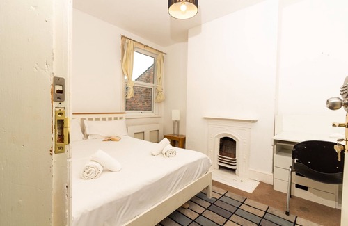 Offerton Bed & Breakfast | Suite 3: Trendy Private Room near City Centre