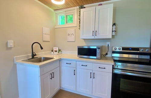 Bluewater Apartment | Suite 4 - Relax in beautiful Bayfield - Only 15min from Grand Bend