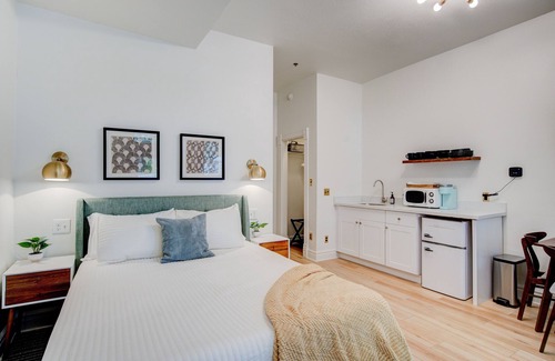 Springville Hotel | Suite 5 | Historic Art City Inn