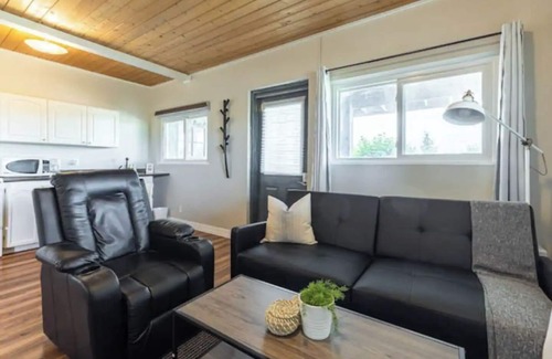 Bluewater Apartment | Suite 6 - Relax in beautiful Bayfield - 15min from Grand Bend
