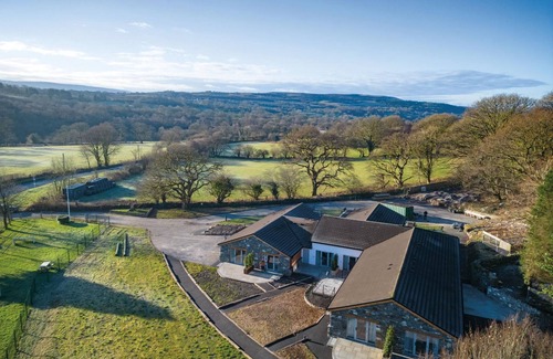 Pen-y-cae Apartment | Suite 7 - Sleeping Giant Hotel - Pen Y Cae Inn