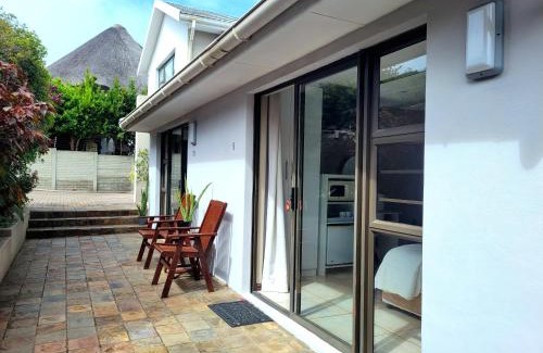 Beacon Bay Apartment | Suite 9- Deja' Blu Bed and Breakfast- East London