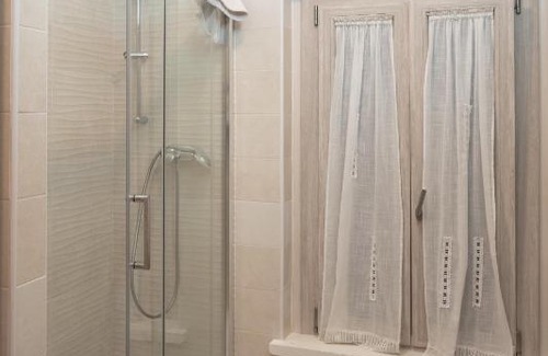 Mirandola House | Suite a due passi dal Duomo con Netfilx e WiFi