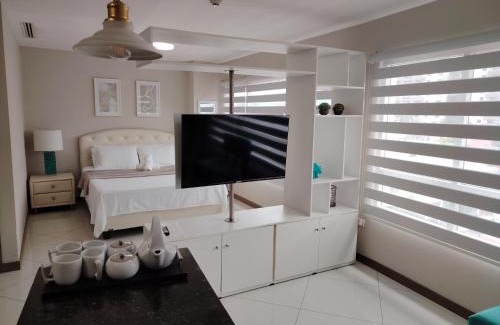 Urdesa Apartment | Suite at Pacific Plaza/Parque Empresarial Colón