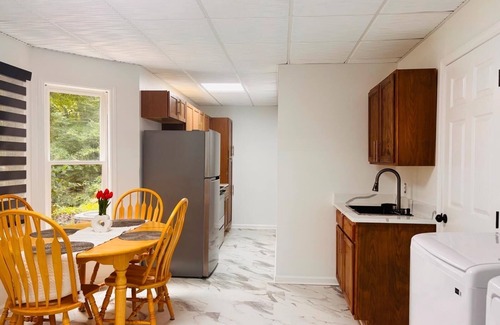 Lawrenceville House | Suite B: Cozy Rear Entry Basement Escape 1bed, 1bath