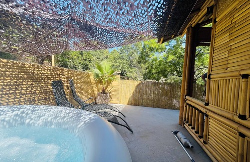 Saint-Jean-du-Gard Cabin | Suite Bambou "Well-being in Bali" - Le soleil des Cévennes