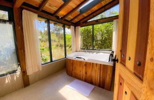 Old Town Villa | "Suite Cabaña Cantodeagua - Jacuzzi -Refugio en Reserva Natural Urbana - Villa de Leyva"